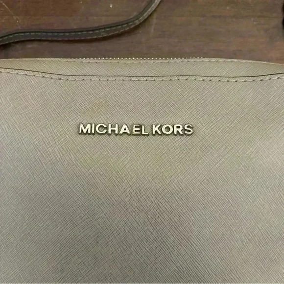 Michael Kors Jet Set Saffiano Leather Crossbody Bag Grey - Picture 2 of 15